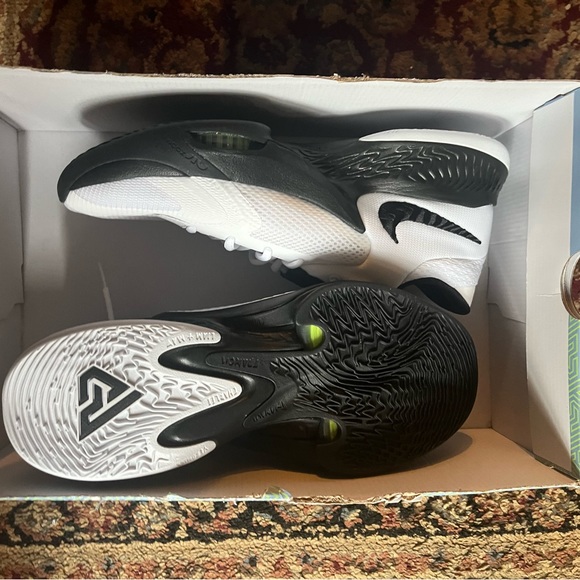 Nike freak 4 - Picture 2 of 3